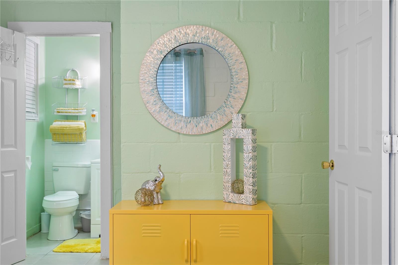 1301 S BERMUDA BLVD #A