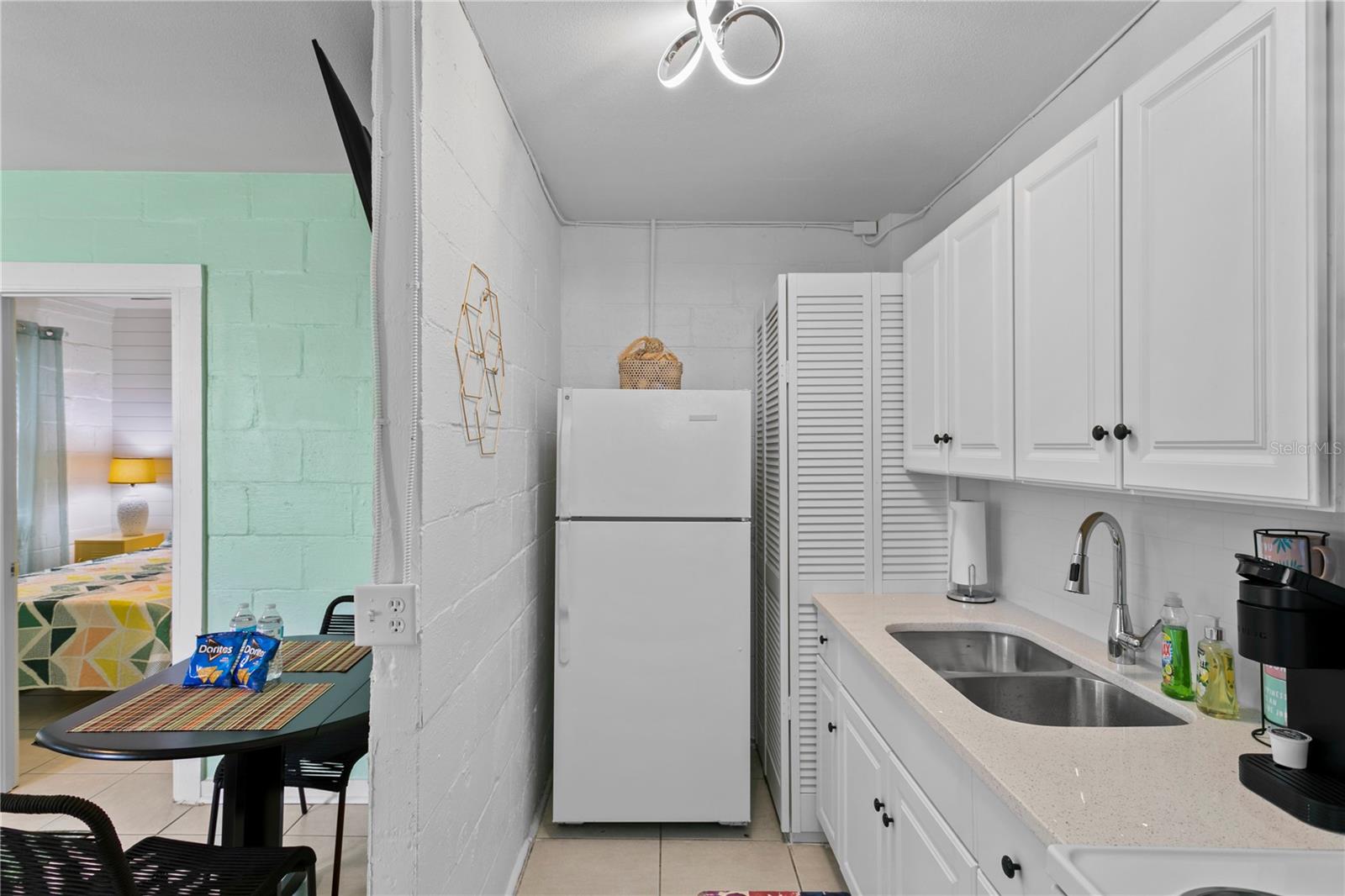 1301 S BERMUDA BLVD #A