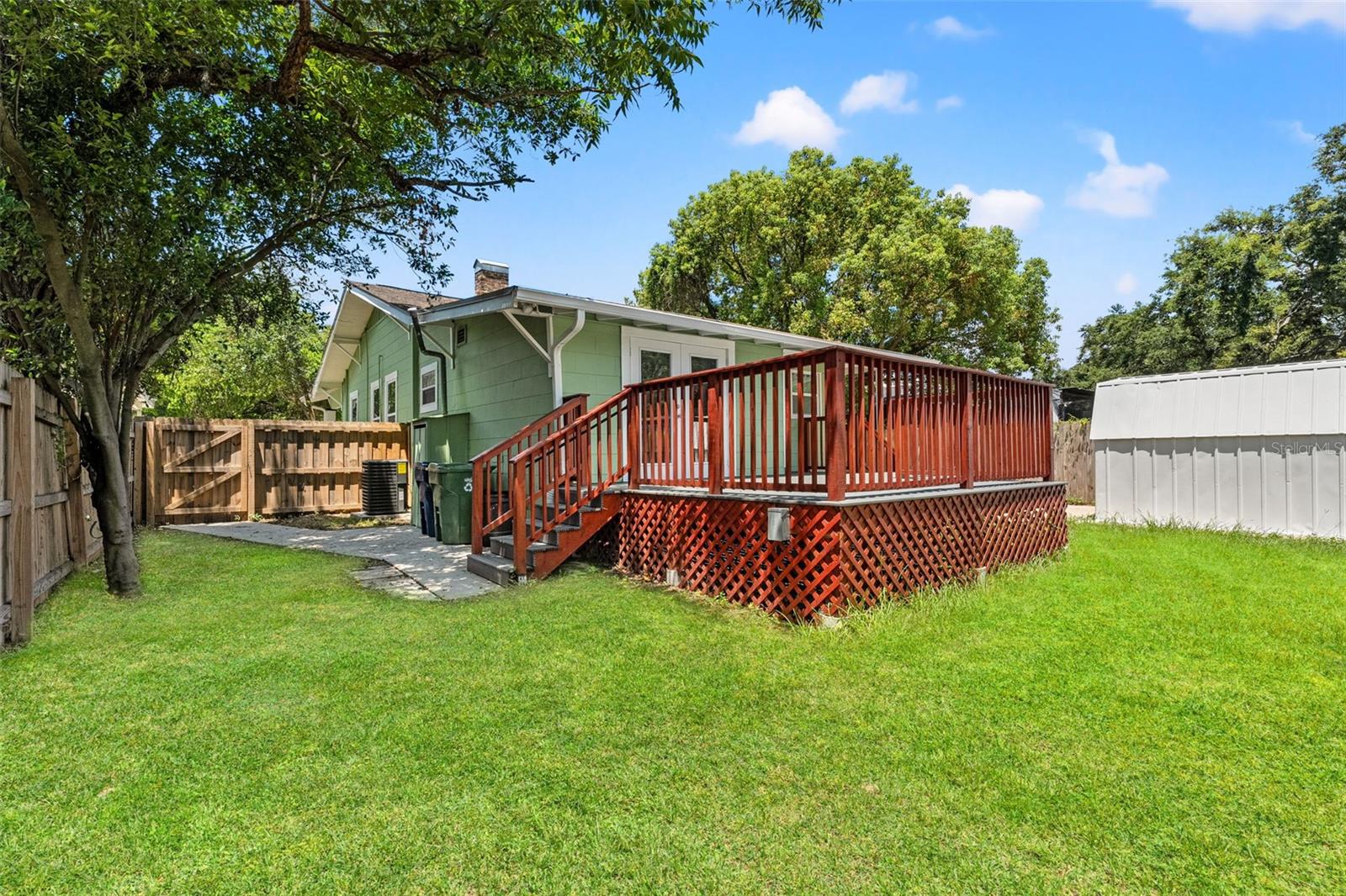 1205 E 33RD AVE