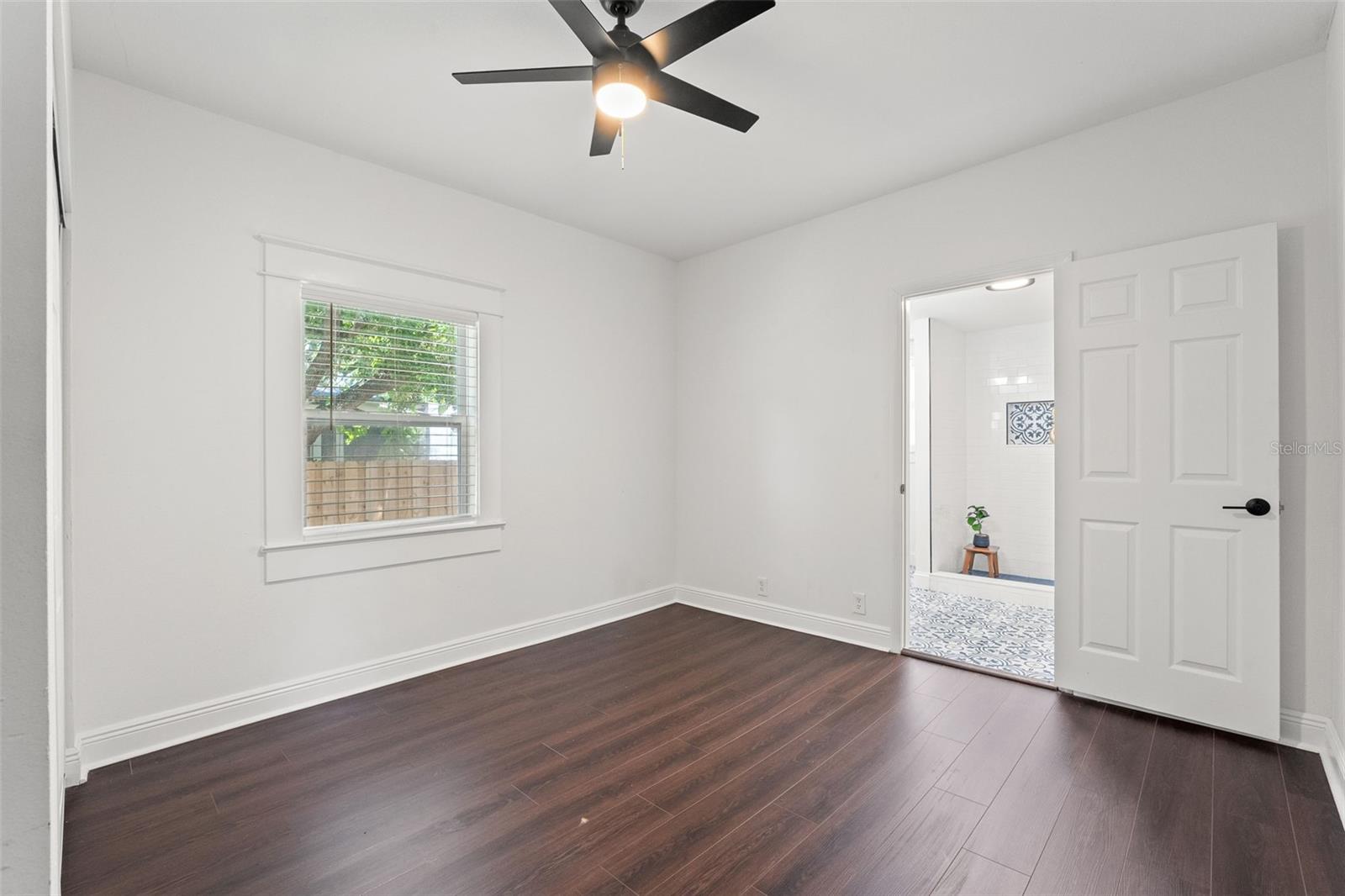 1205 E 33RD AVE