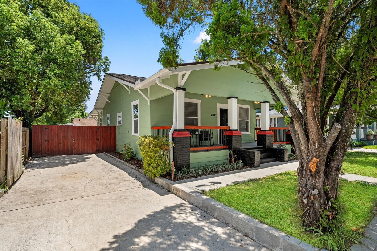 1205 E 33RD AVE