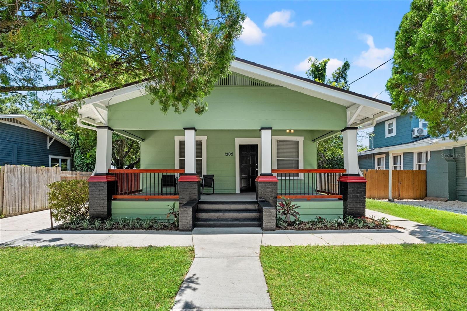 1205 E 33RD AVE