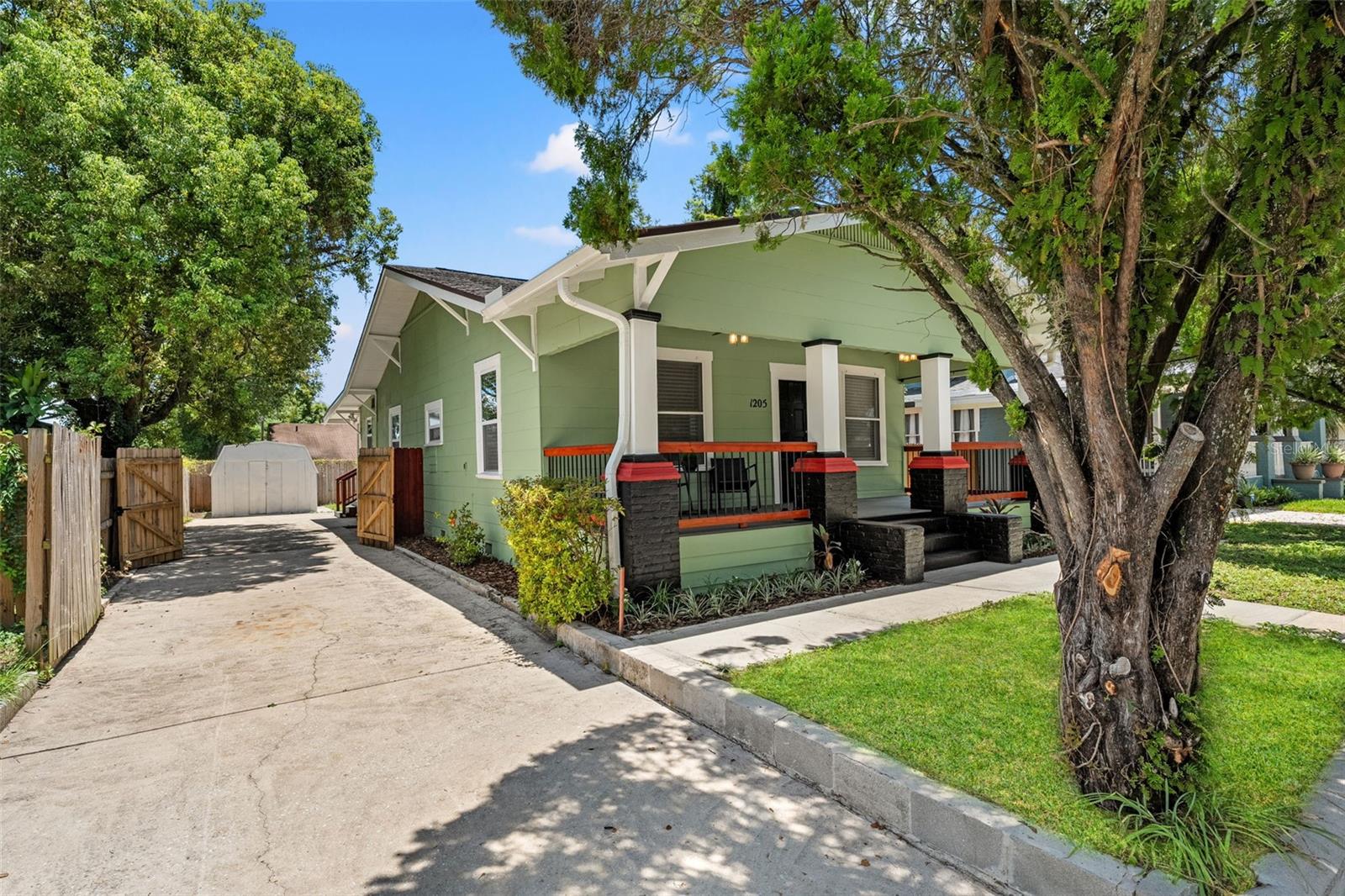 1205 E 33RD AVE