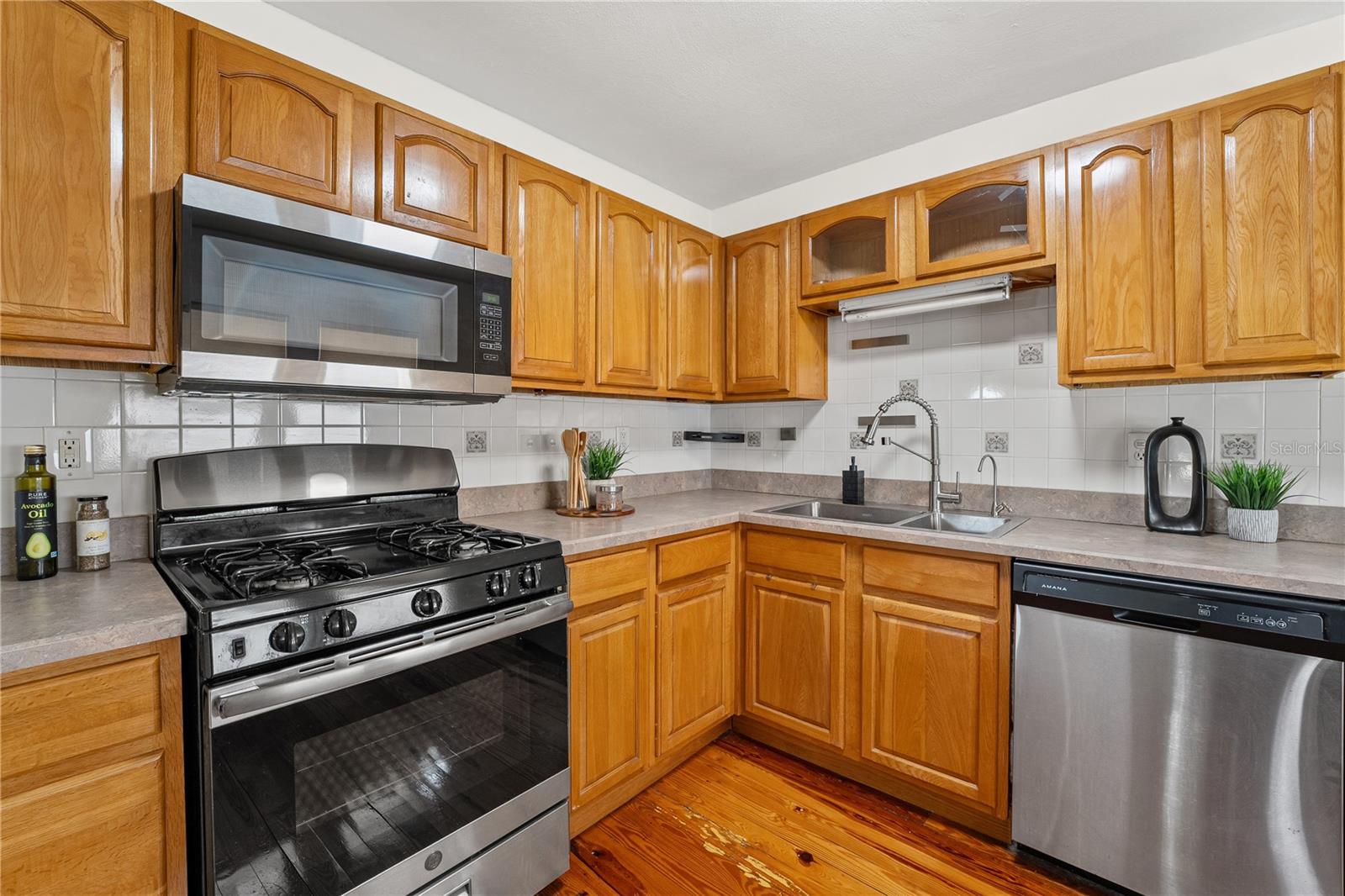 1008 W POWHATAN AVE