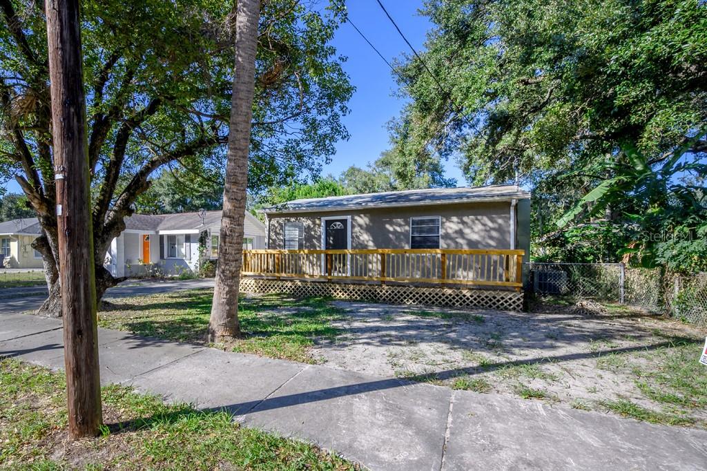 413 W HANNA AVE