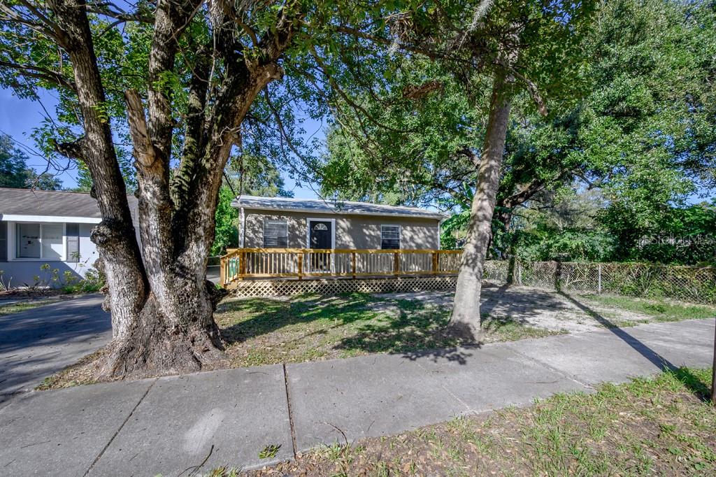 413 W HANNA AVE