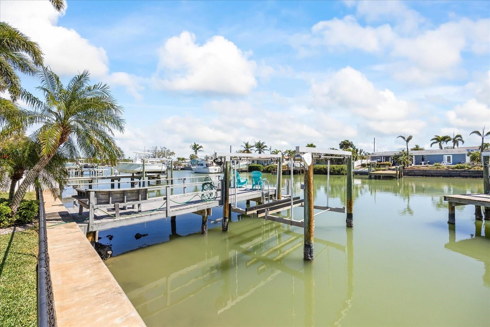 7870 CAUSEWAY BLVD S