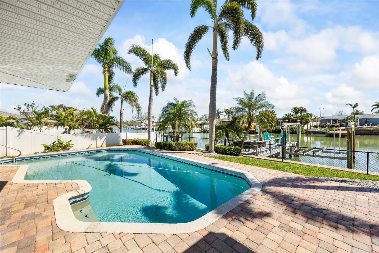 7870 CAUSEWAY BLVD S