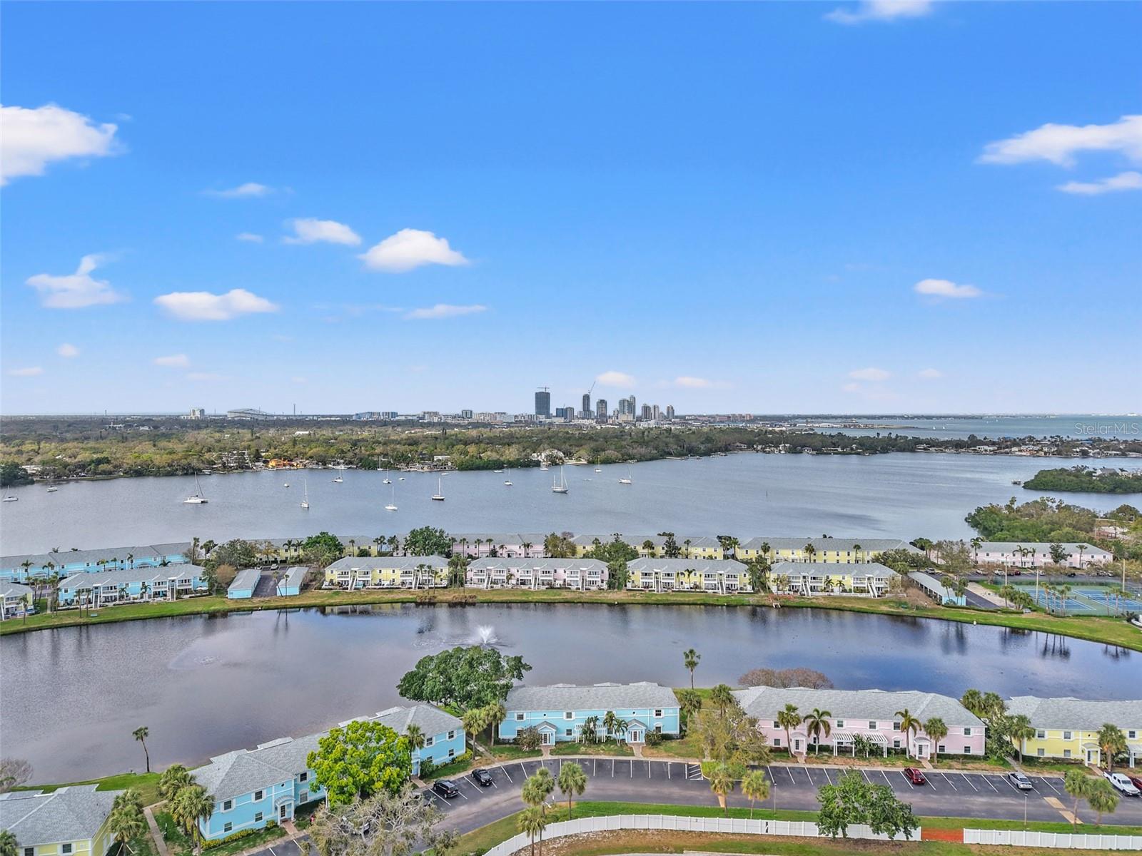 209 SEAHORSE DR SE #D