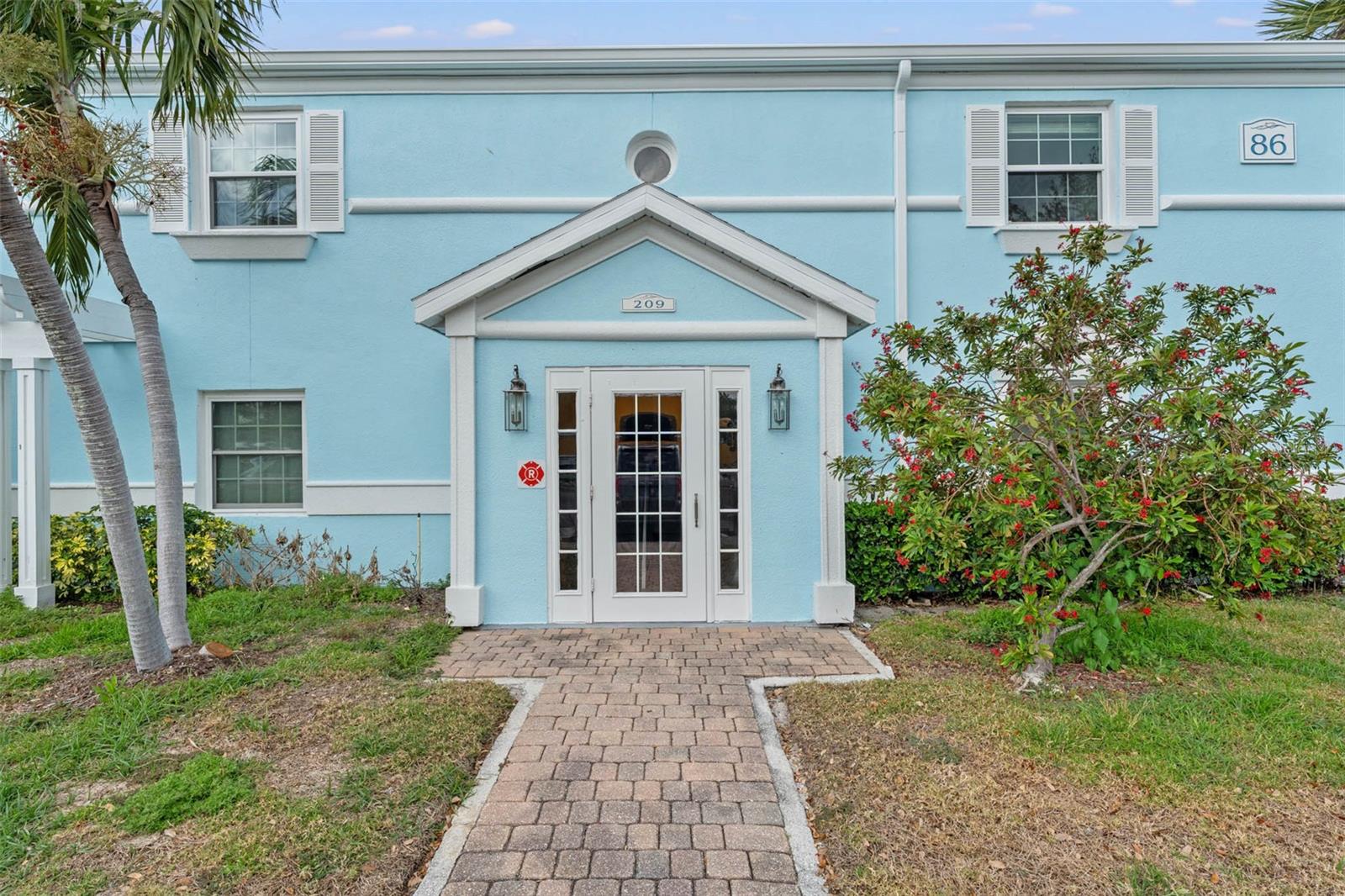 209 SEAHORSE DR SE #D