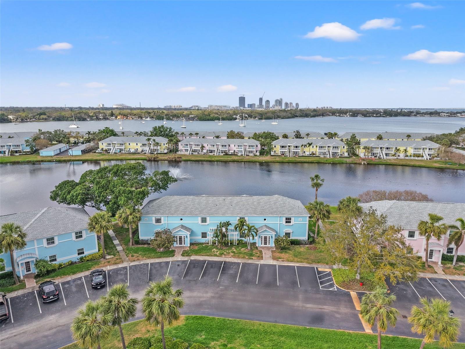 209 SEAHORSE DR SE #D