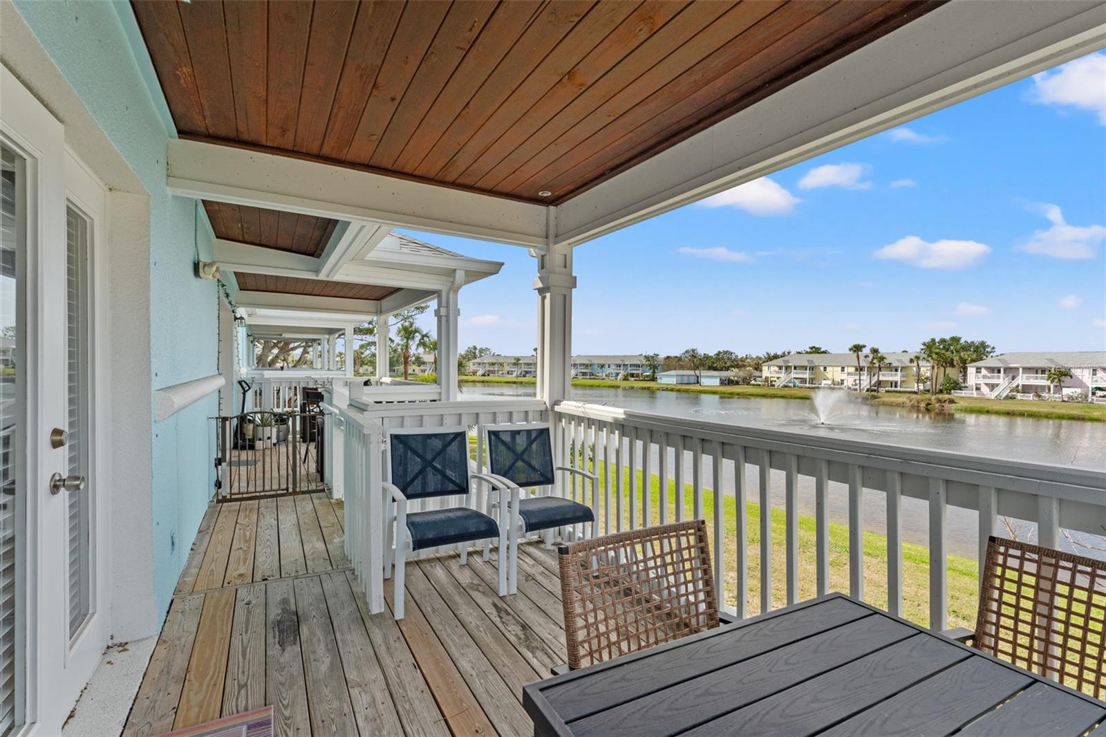 209 SEAHORSE DR SE #D