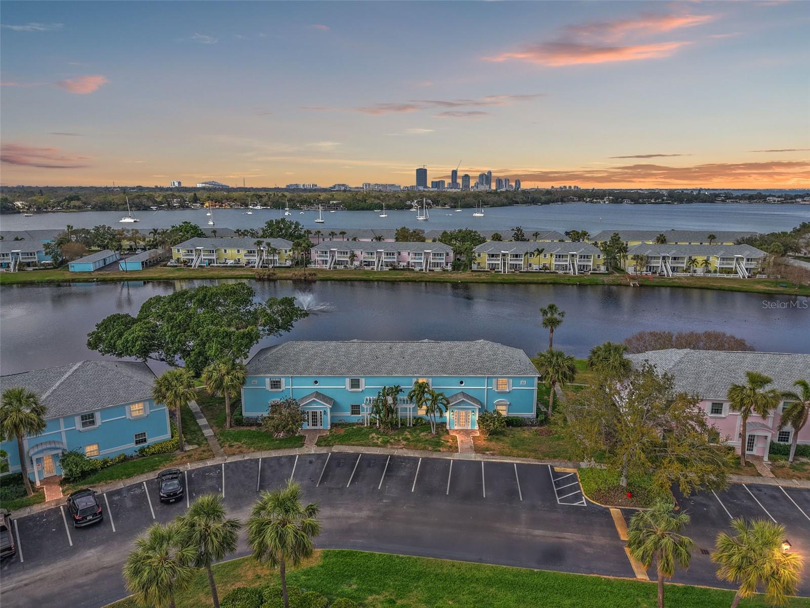 209 SEAHORSE DR SE #D