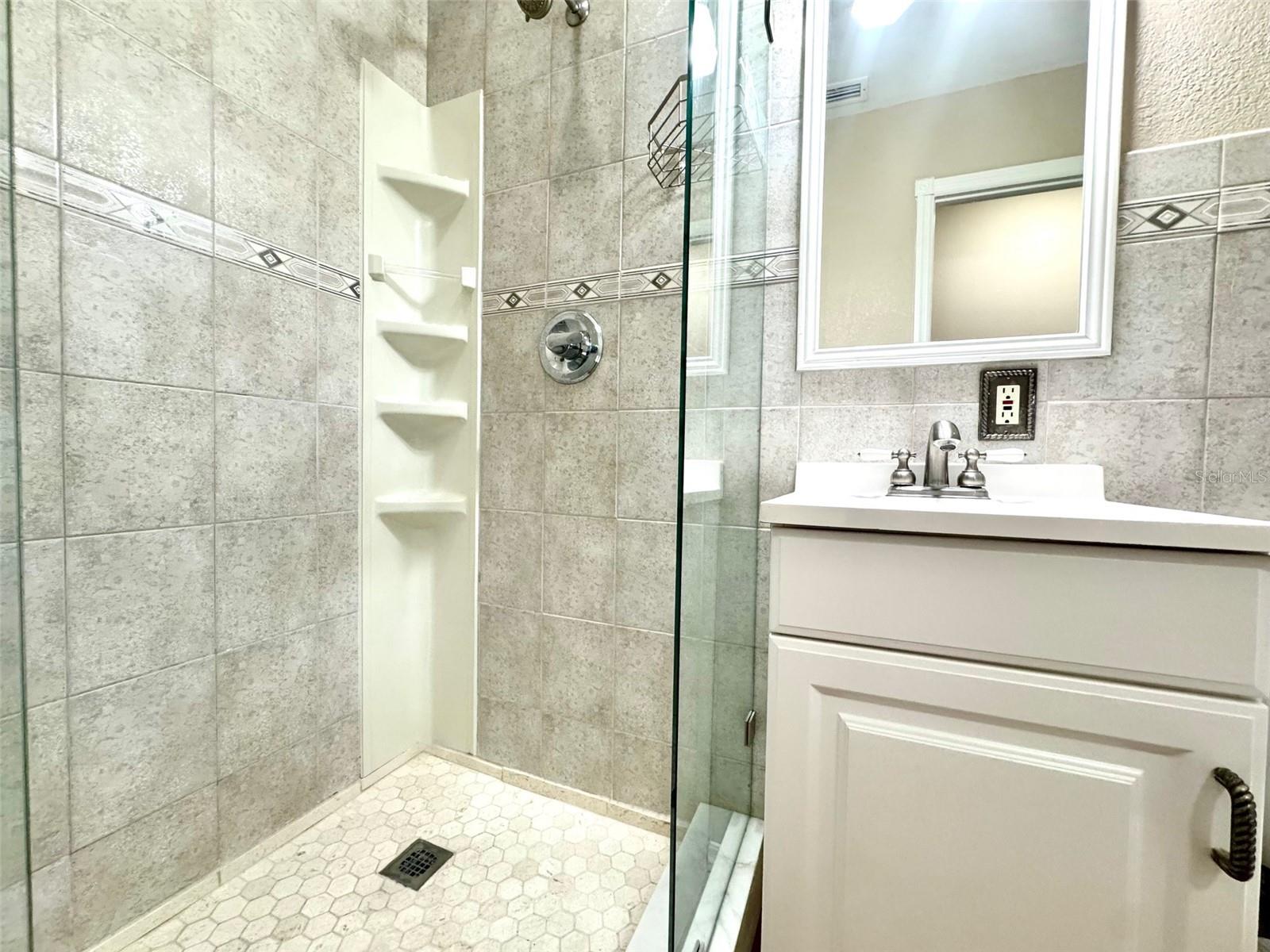 3015 W KATHLEEN ST