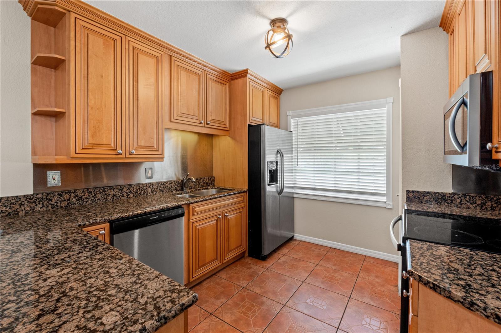3015 W KATHLEEN ST
