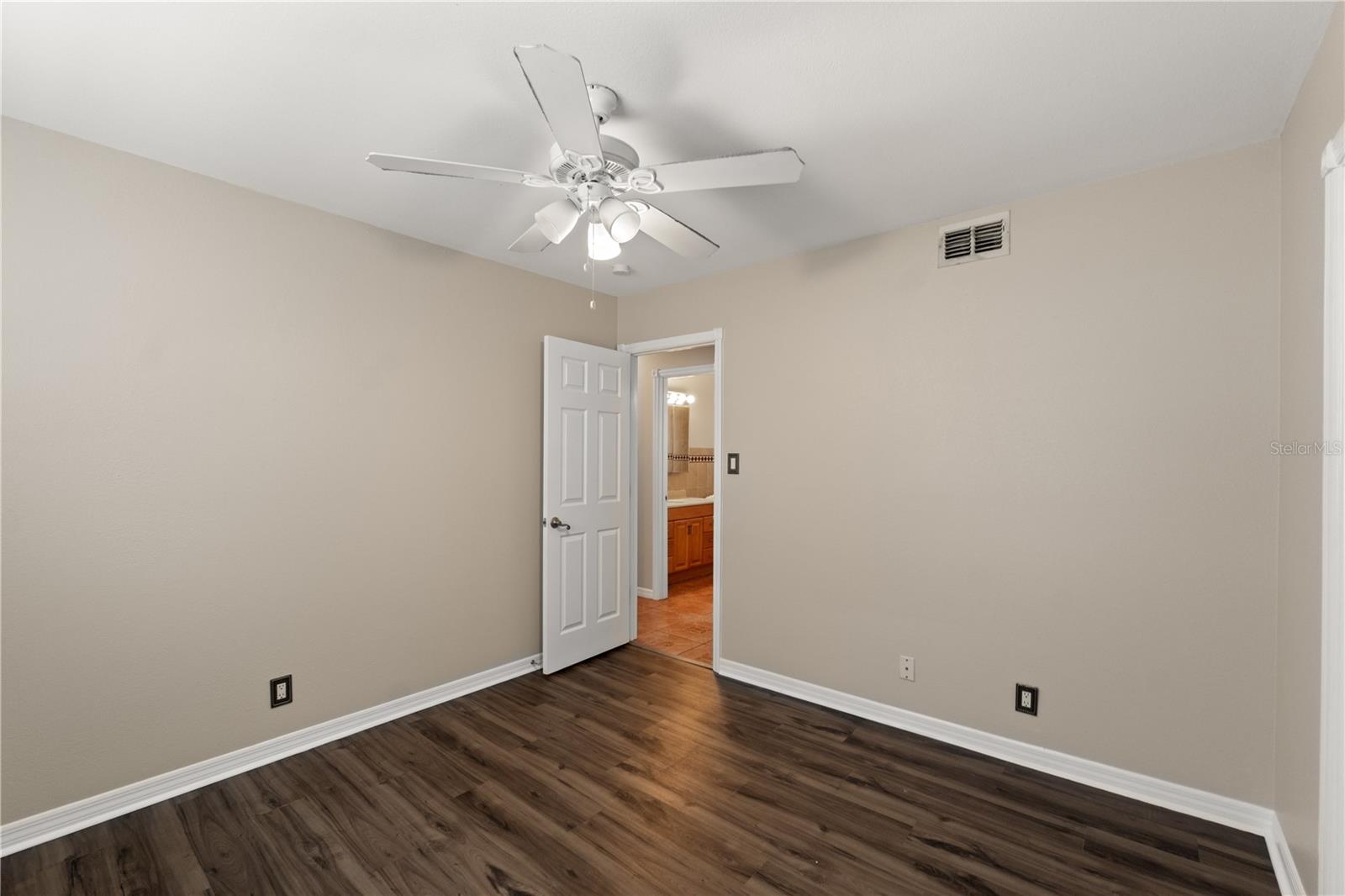 3015 W KATHLEEN ST