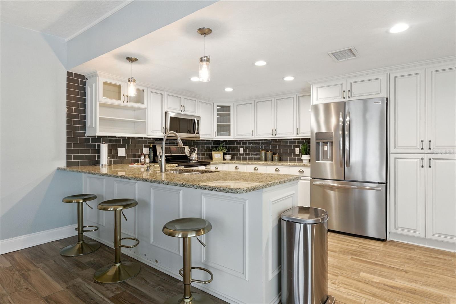 6109 SCHOONER WAY
