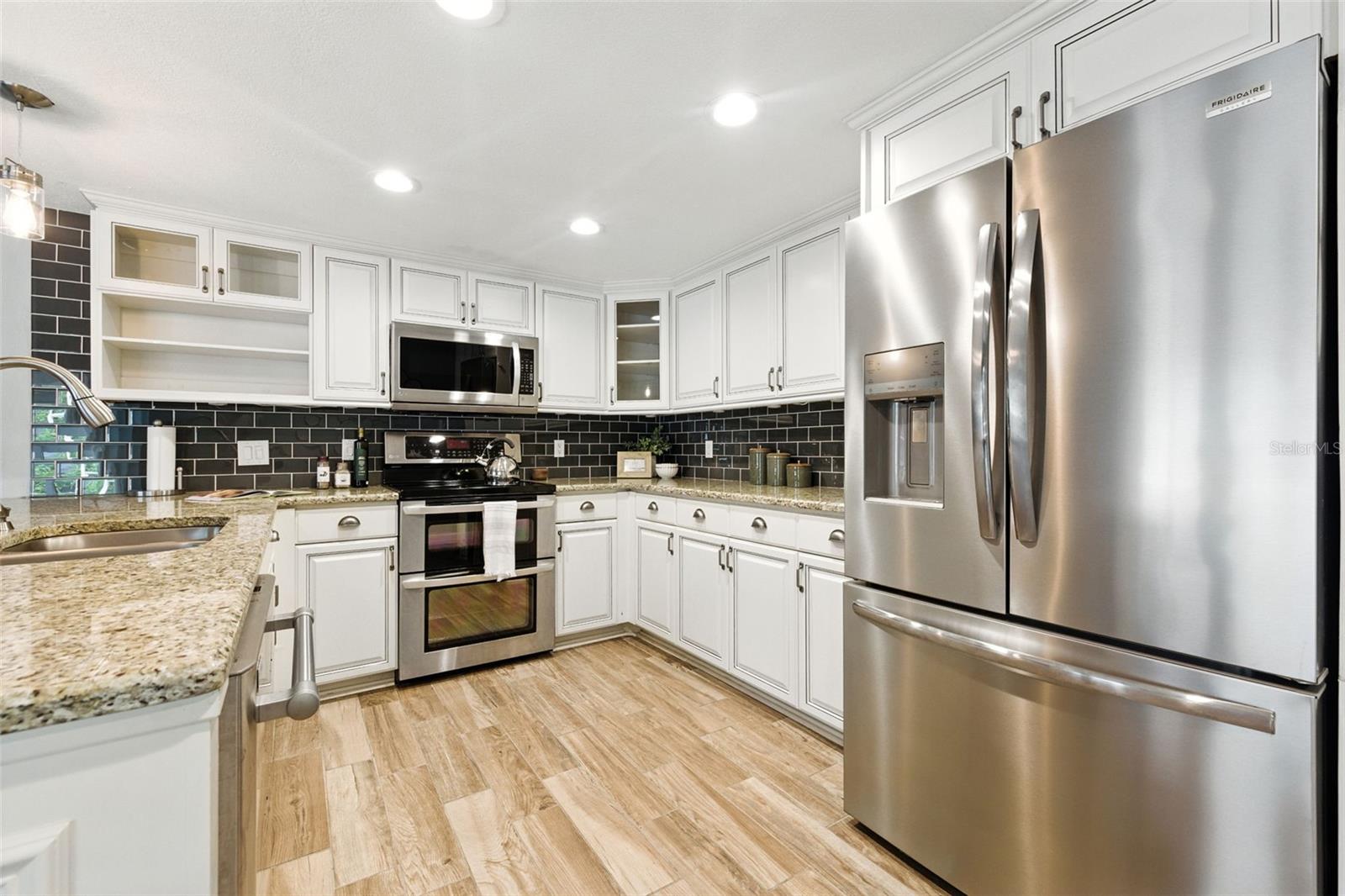 6109 SCHOONER WAY