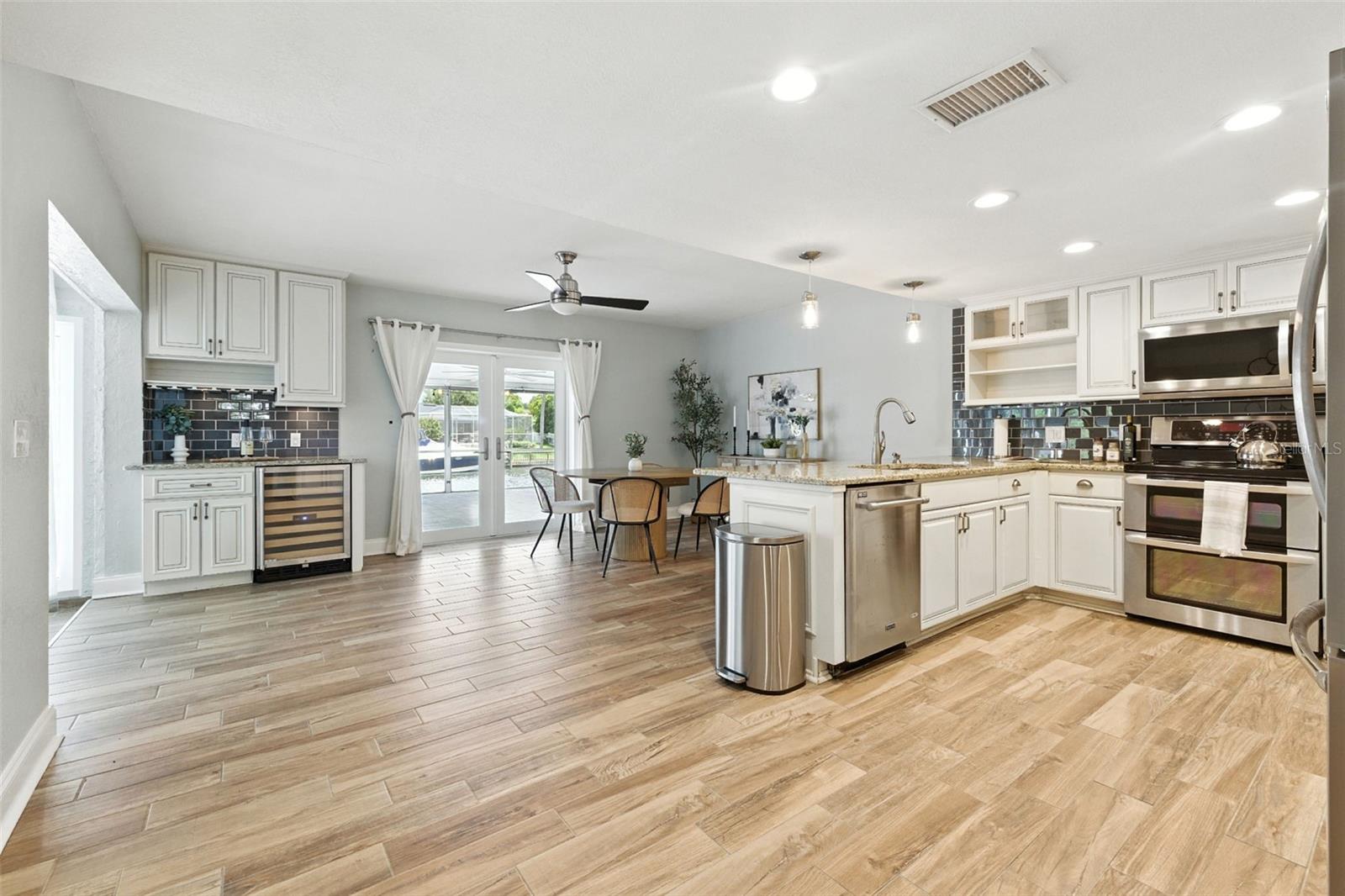 6109 SCHOONER WAY
