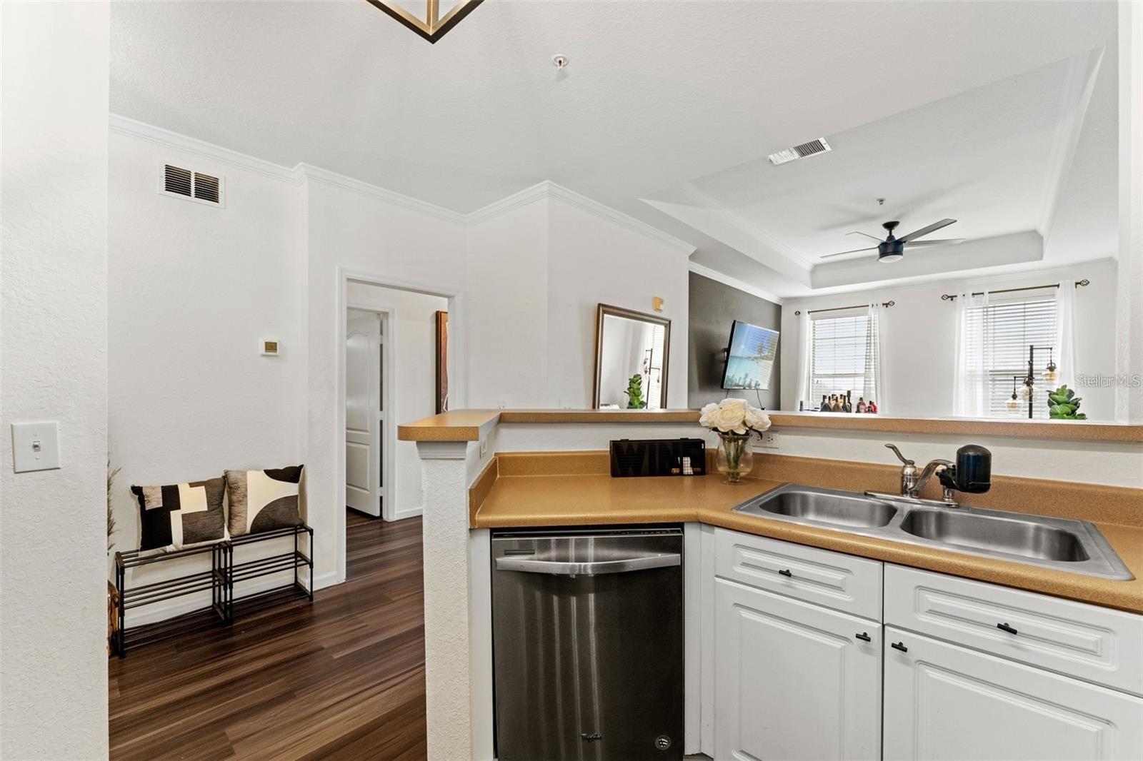 4221 W SPRUCE ST #2423