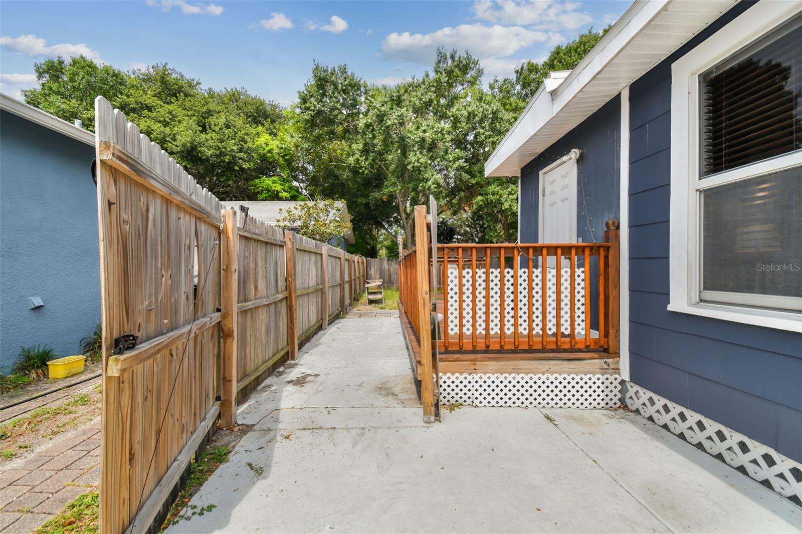 308 N GOMEZ AVE