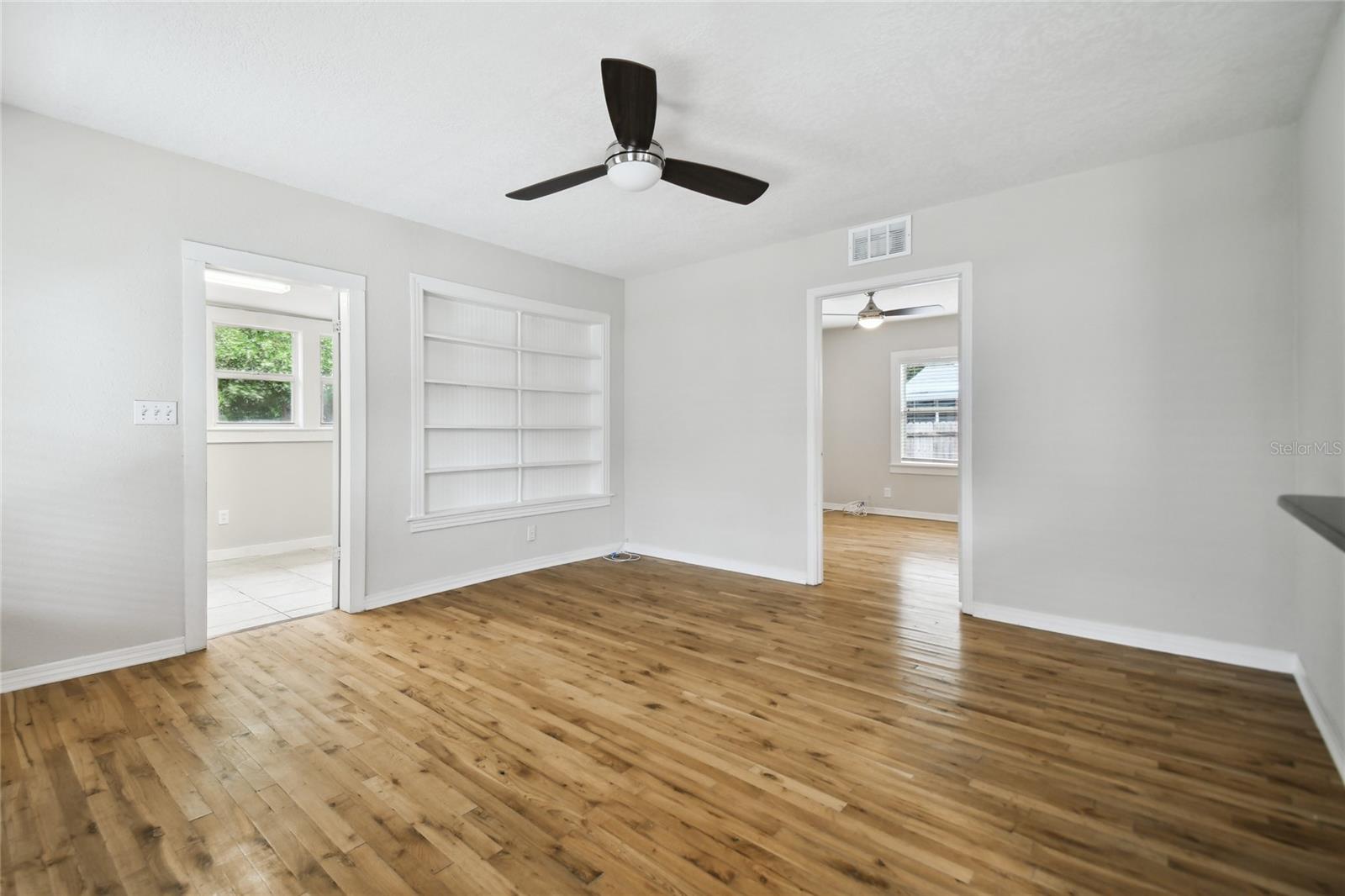 308 N GOMEZ AVE