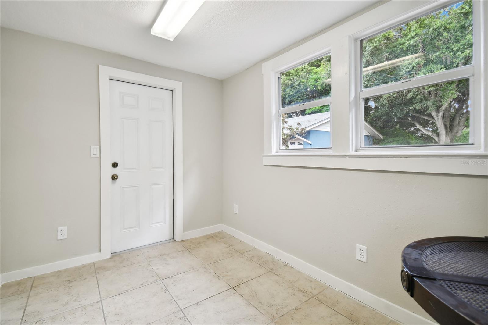 308 N GOMEZ AVE