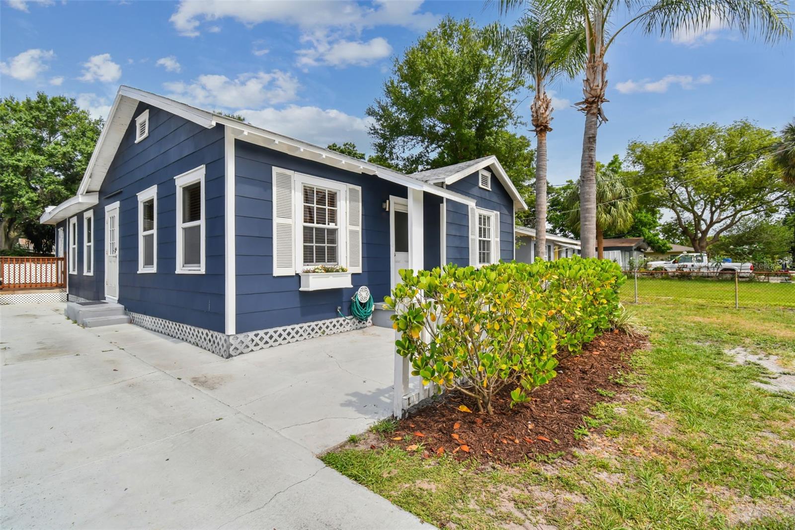 308 N GOMEZ AVE