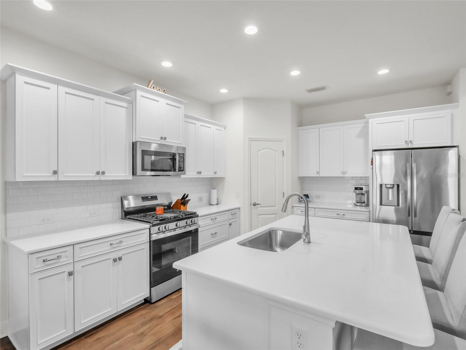 10108 HAMMOCK BROOK DR