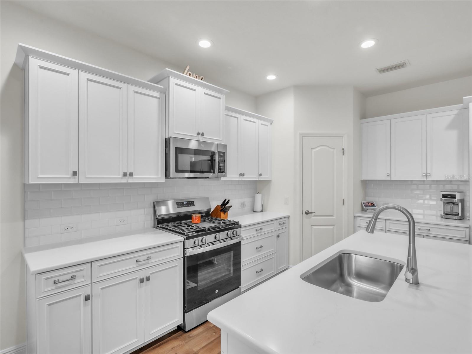 10108 HAMMOCK BROOK DR