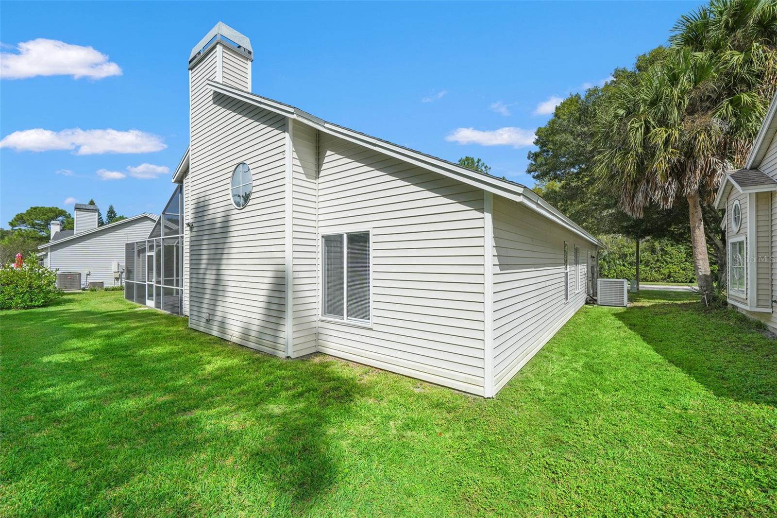 7810 GRIMSBY LN