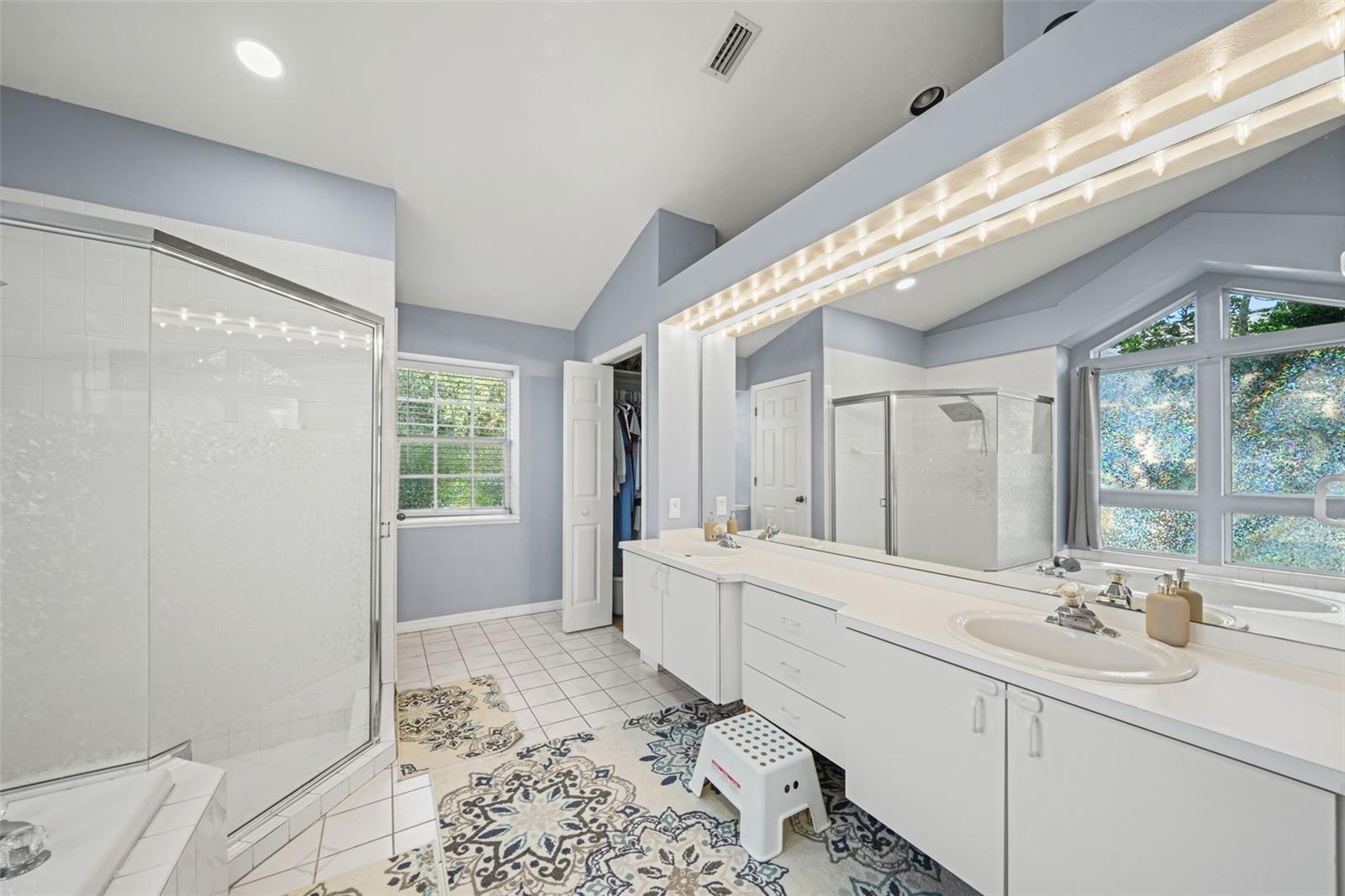 7810 GRIMSBY LN