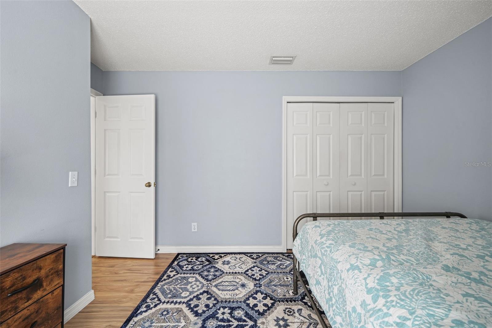 7810 GRIMSBY LN