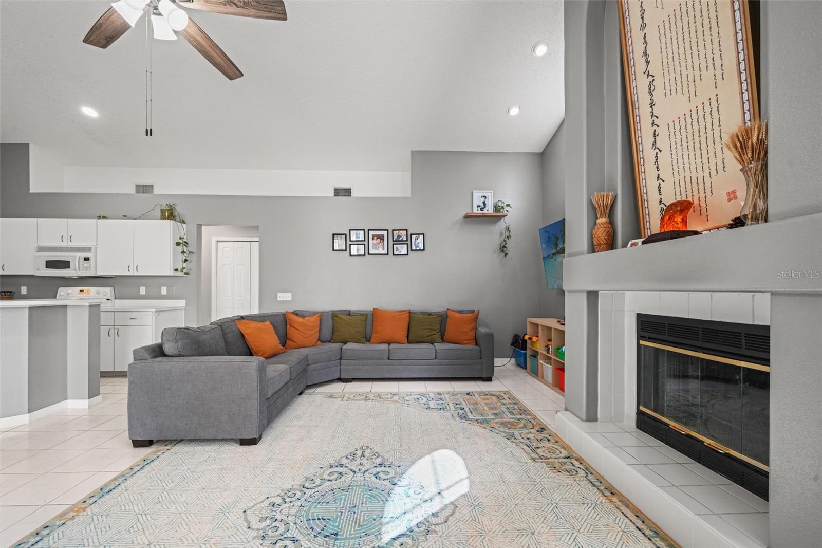 7810 GRIMSBY LN