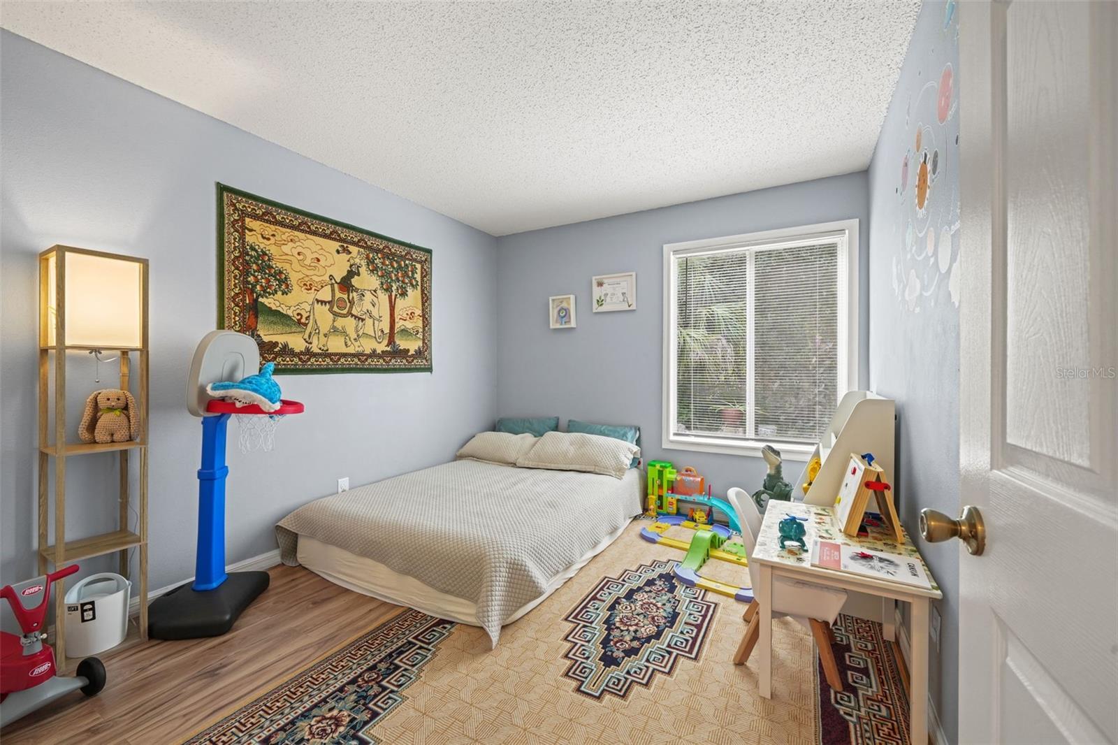 7810 GRIMSBY LN