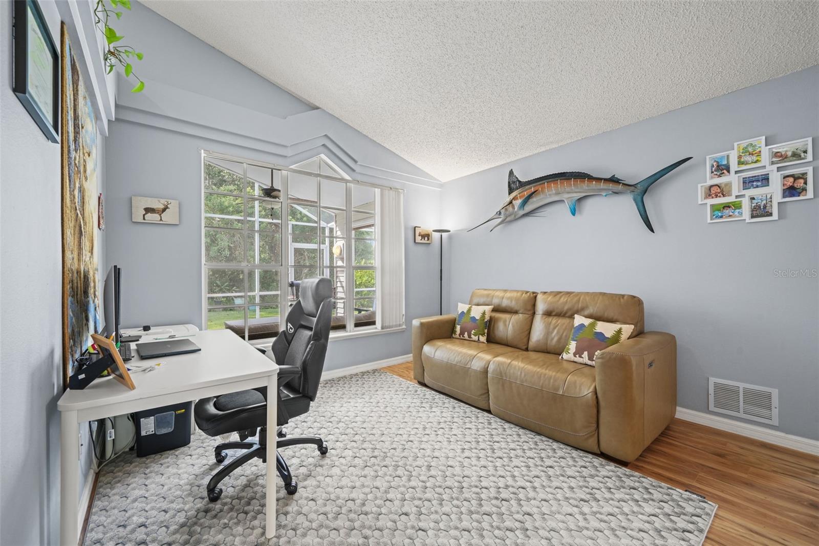 7810 GRIMSBY LN