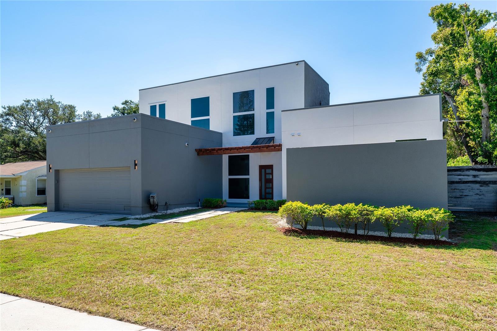 3110 W NAPOLEON AVE