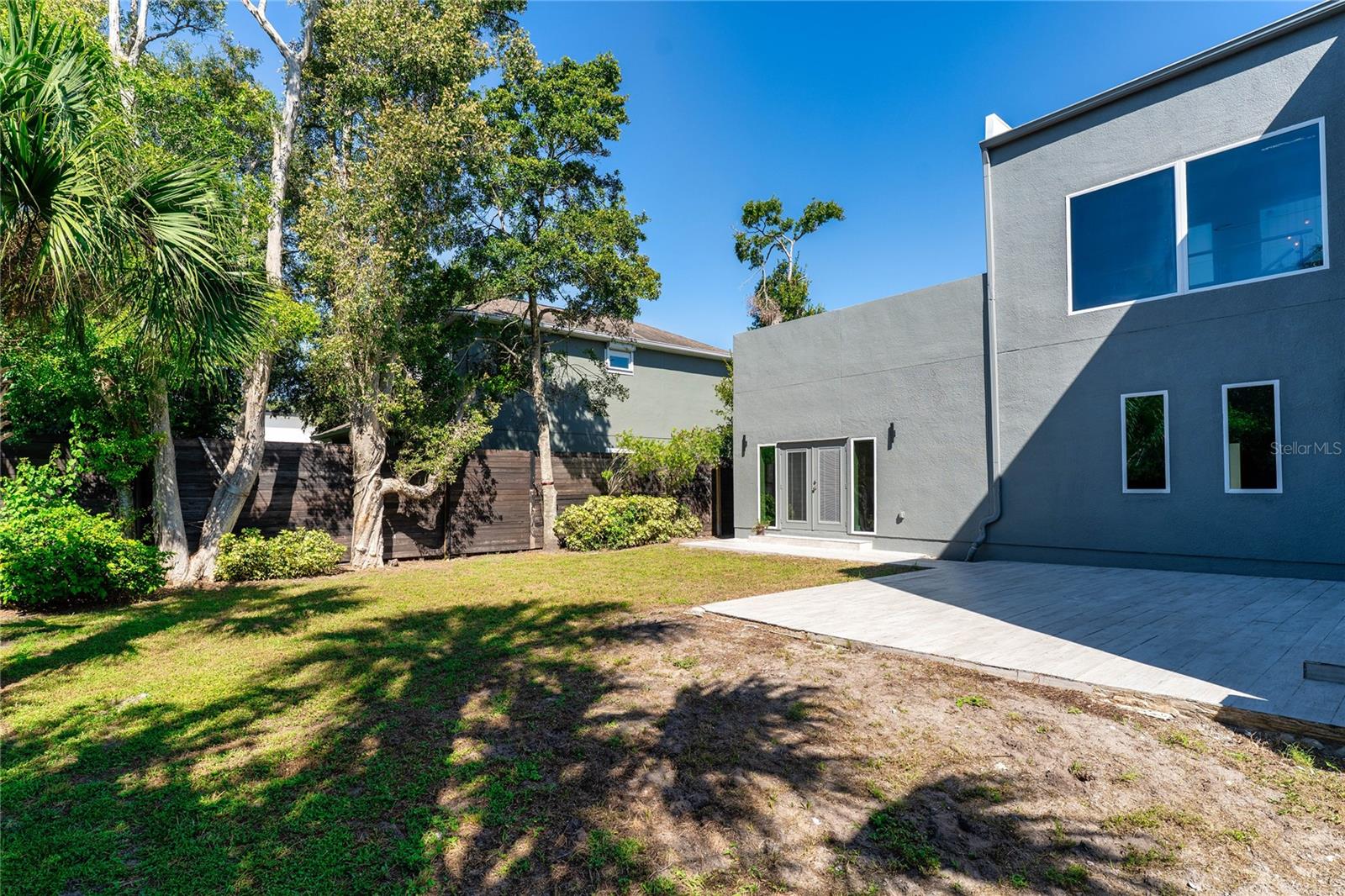 3110 W NAPOLEON AVE