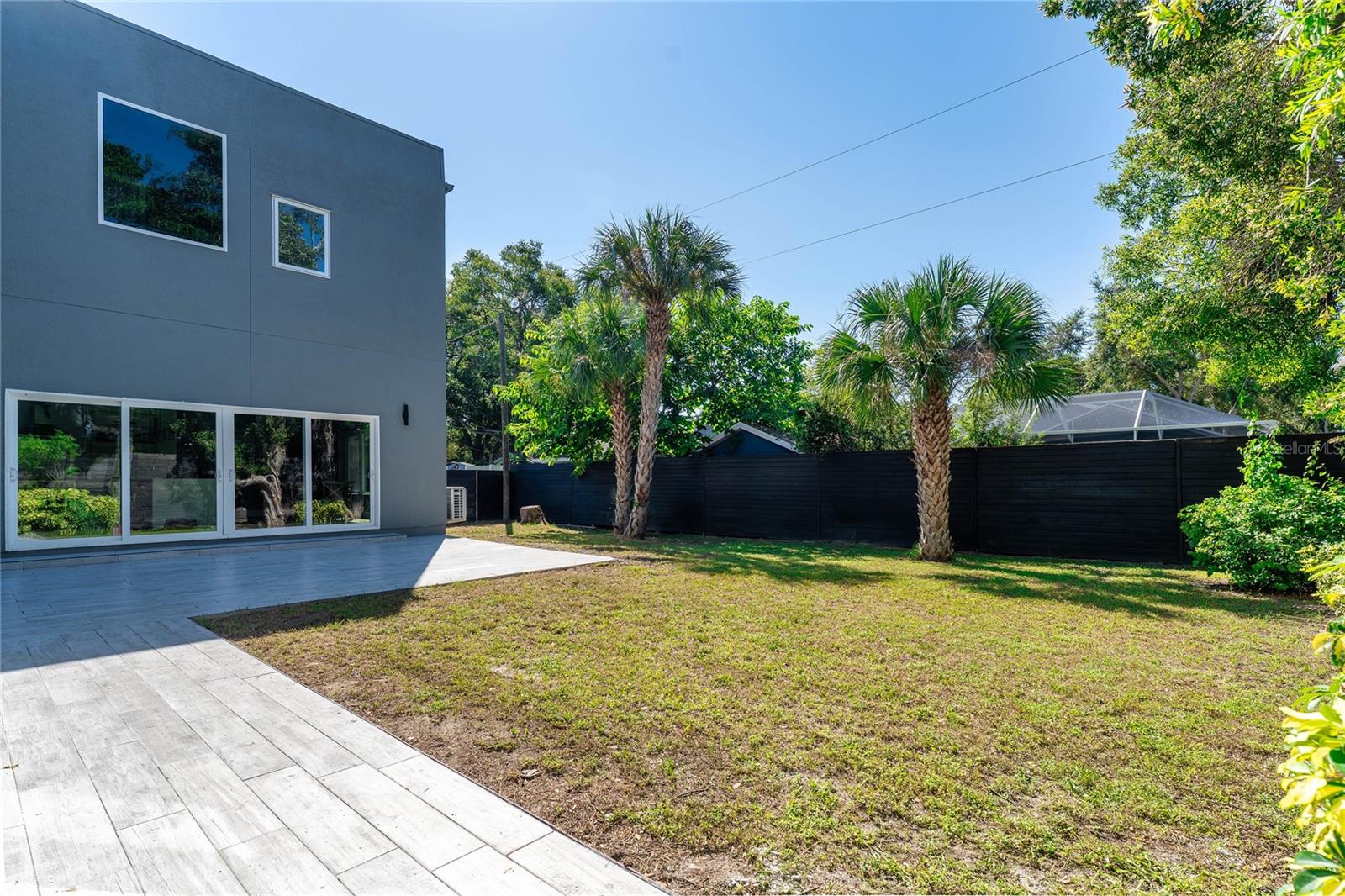 3110 W NAPOLEON AVE