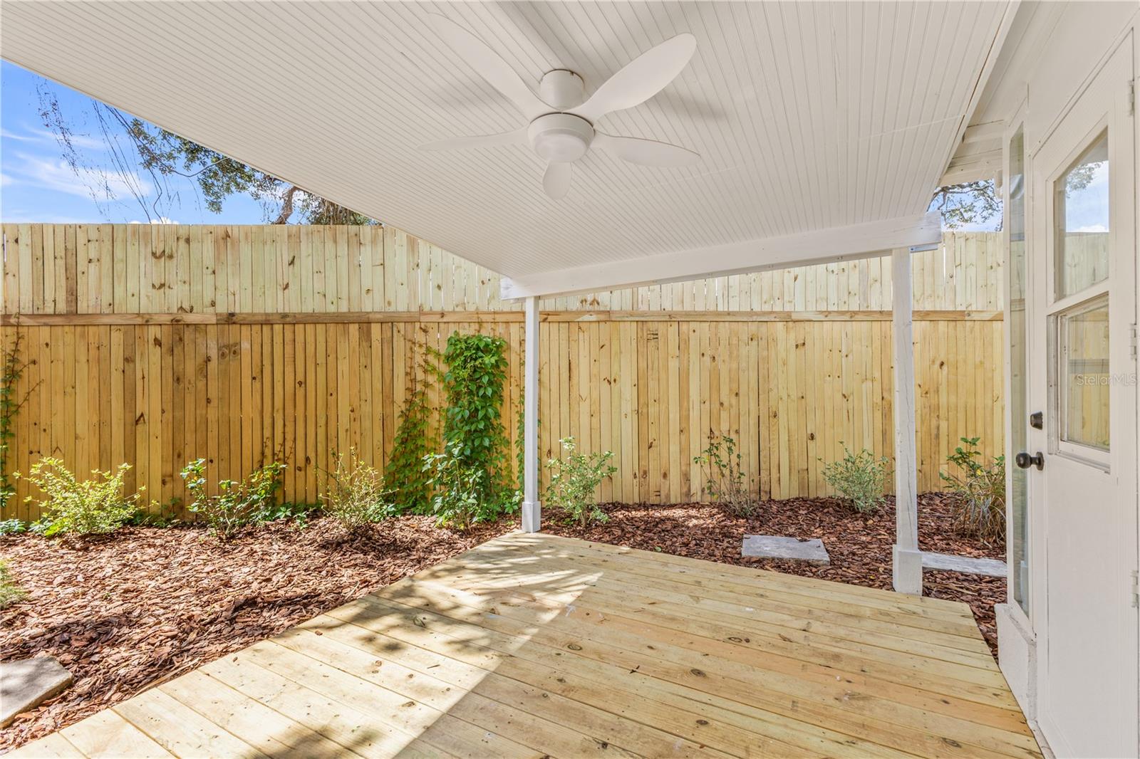6013 ROBERTA CIR