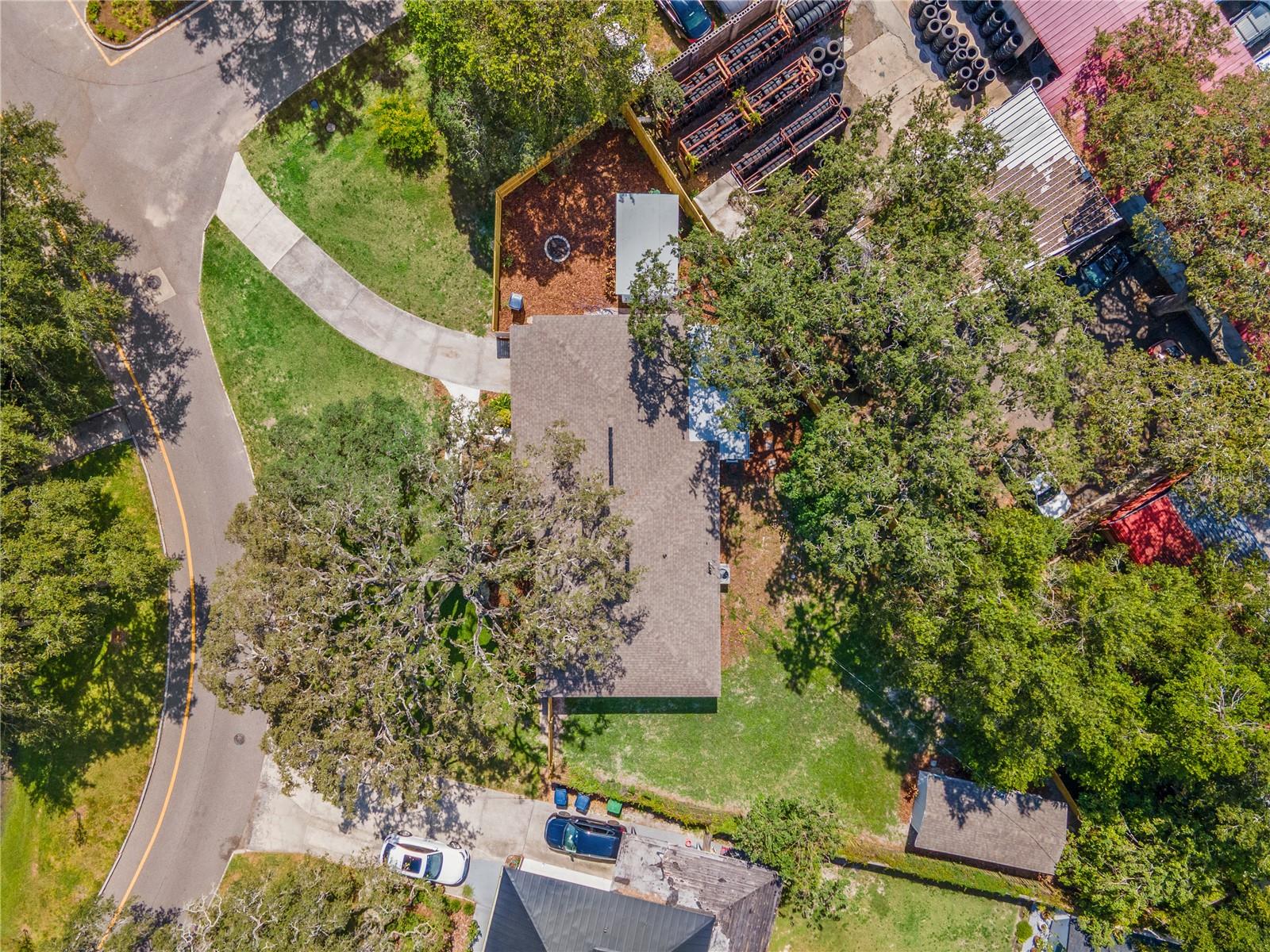 6013 ROBERTA CIR