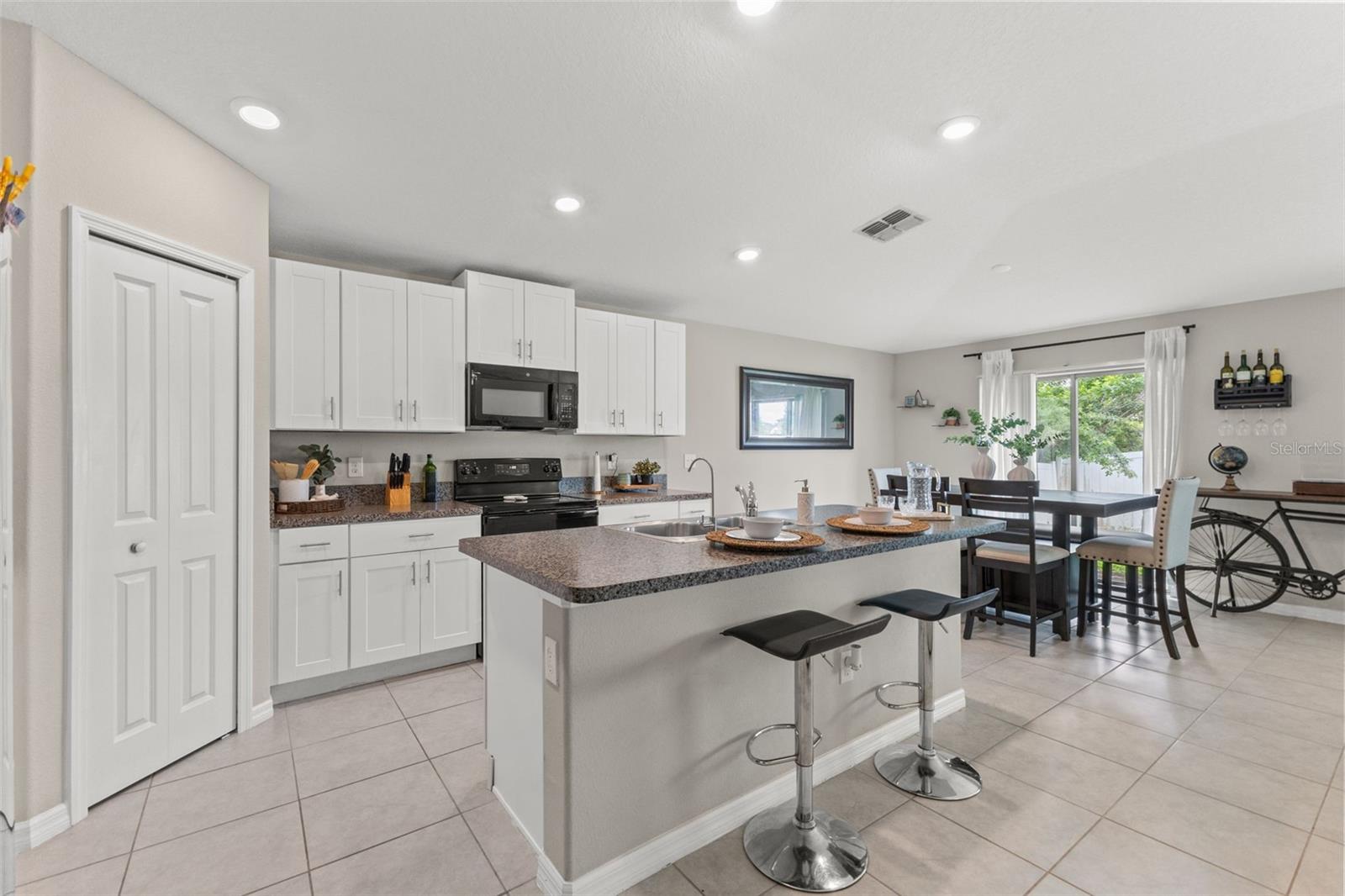 3802 DAISY BLOOM PL
