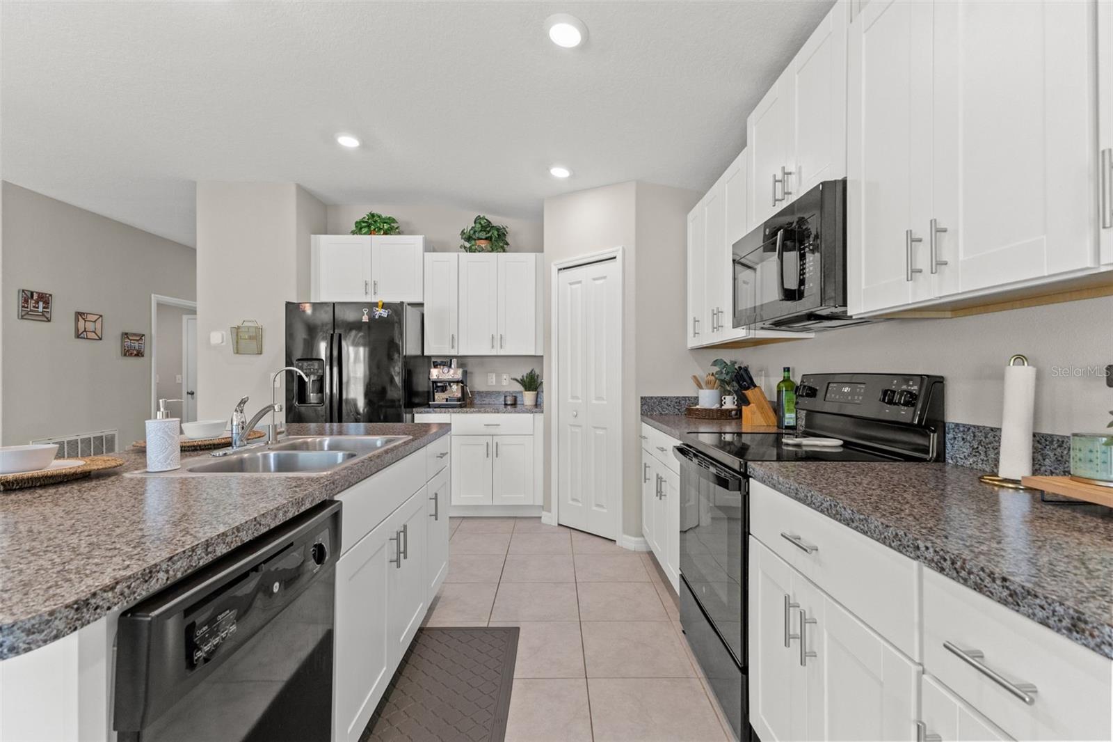 3802 DAISY BLOOM PL