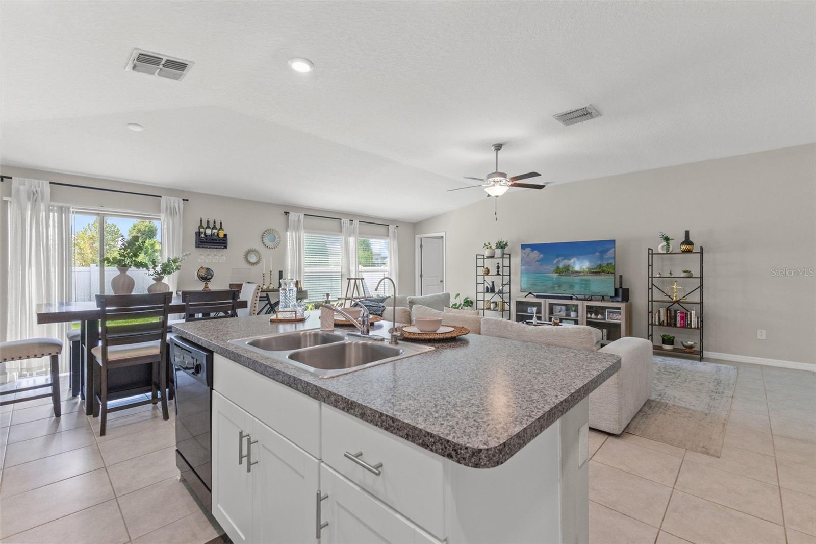 3802 DAISY BLOOM PL