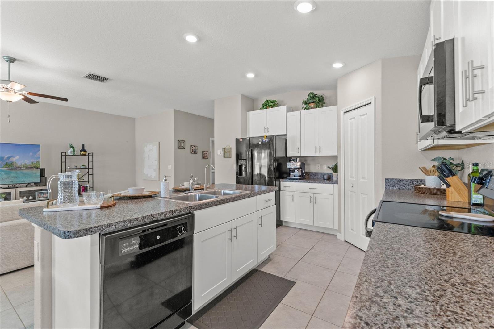 3802 DAISY BLOOM PL