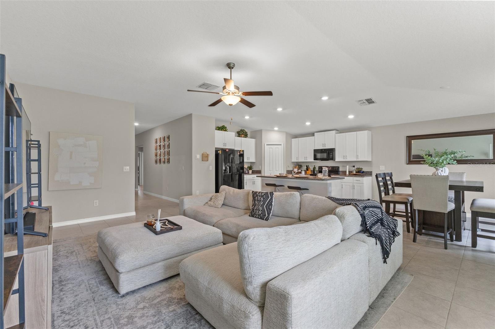 3802 DAISY BLOOM PL