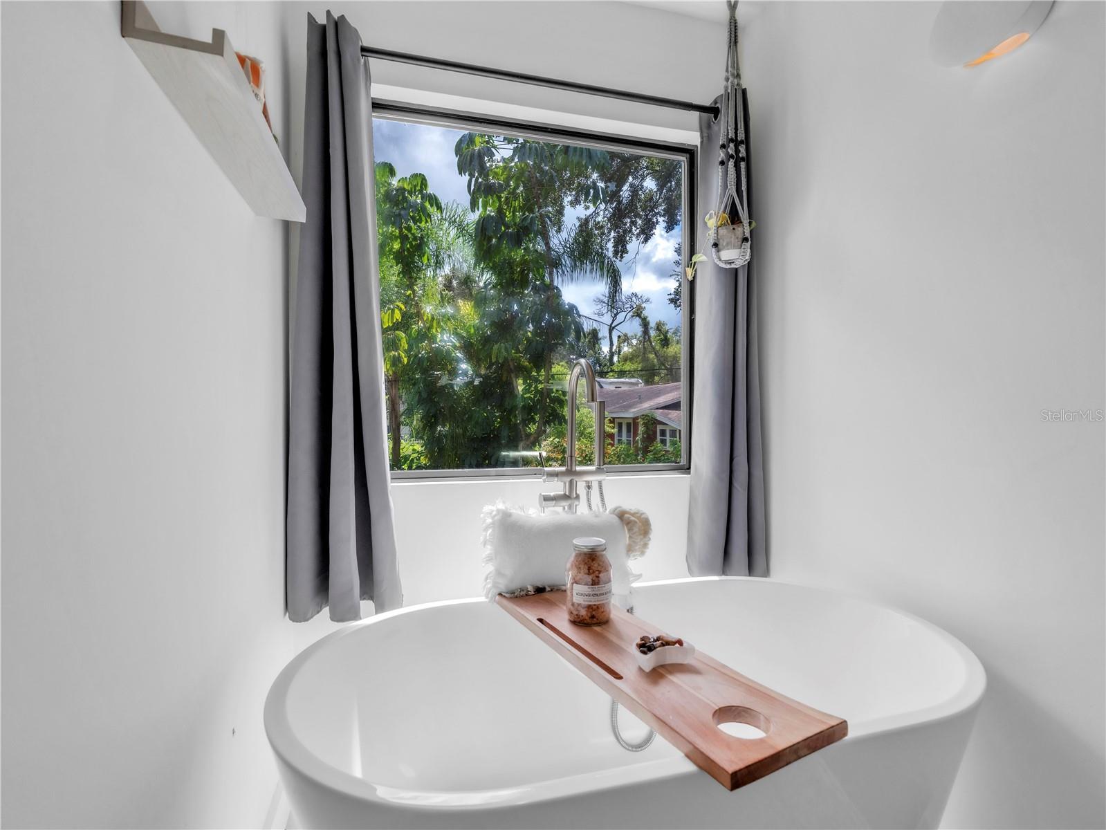 43 HAMILTON HEATH DR