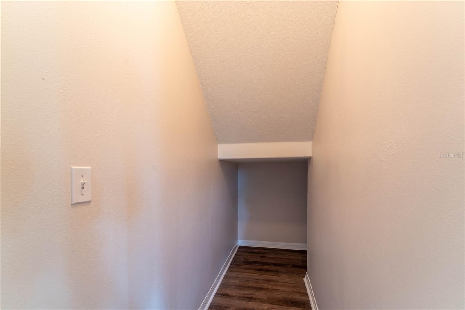 9142 LANTERN OAK WAY