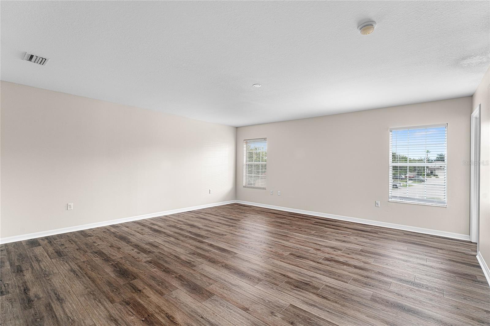 9142 LANTERN OAK WAY