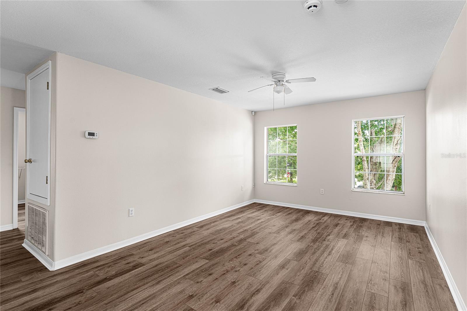 9142 LANTERN OAK WAY